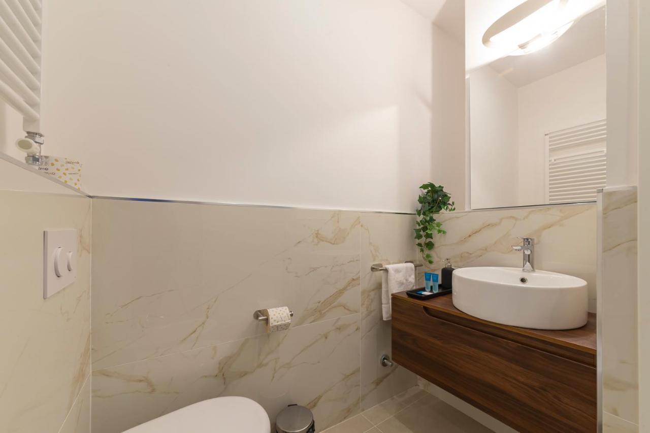 I Host Apartment - Val Strona Милан Экстерьер фото