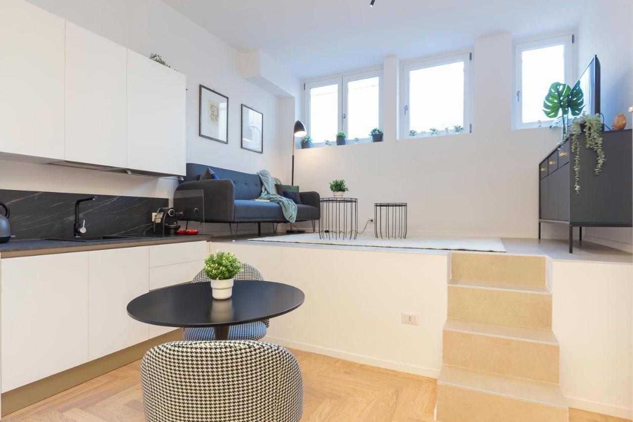 I Host Apartment - Val Strona Милан Экстерьер фото